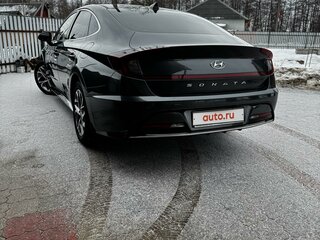 2021 Hyundai Sonata VIII (DN8), серый, 3100000 рублей, вид 3
