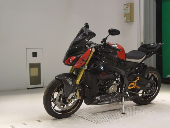 2018 BMW S 1000 R, пурпурный, 1100000 рублей - вид 3