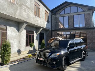 2010 Lexus LX 570 III, чёрный, 3900000 рублей, вид 3