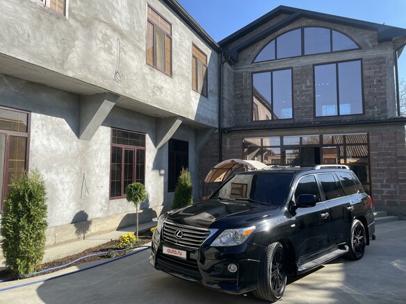 2010 Lexus LX 570 III, чёрный, 3900000 рублей - вид 2