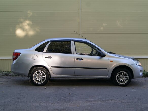 2013 Lada (ВАЗ) Granta I, серебристый - вид 3