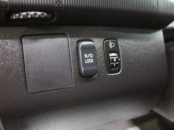 2013 Mitsubishi L200 IV, чёрный - вид 13
