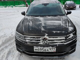 2020 Volkswagen Tiguan II, чёрный, 3350000 рублей, вид 3