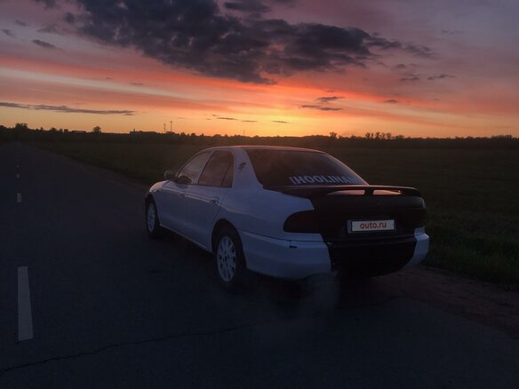 1996 Mitsubishi Galant VIII, белый - вид 6