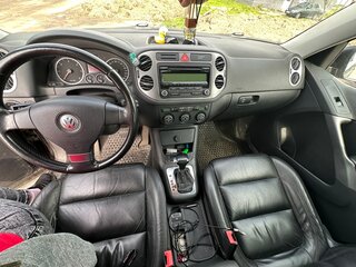 2009 Volkswagen Tiguan I, чёрный, 900000 рублей, вид 4
