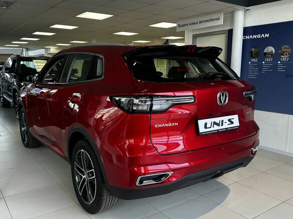 2024 Changan UNI-S I, красный, 3059900 рублей - вид 5