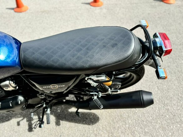 2025 Royal Enfield Interceptor 650, синий, 703000 рублей - вид 10