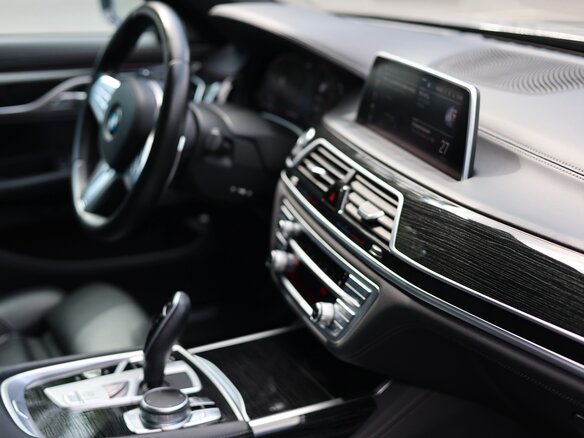 2020 BMW 7 серии 730d xDrive VI (G11/G12) Рестайлинг, чёрный, 9000000 рублей - вид 14