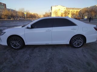 2012 Toyota Camry VII (XV50), белый, 1640000 рублей, вид 2