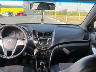 2015 Hyundai Solaris I Рестайлинг, серый, 725000 рублей, вид 5