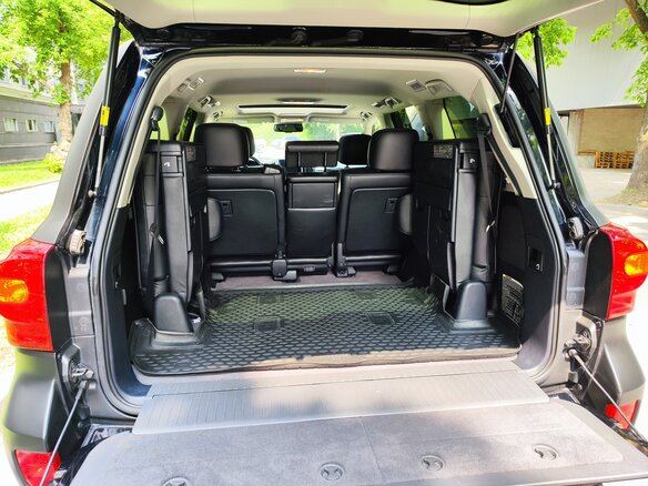 2013 Toyota Land Cruiser 200 Series Рестайлинг 1, чёрный, 4749000 рублей - вид 17