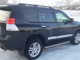 2013 Toyota Land Cruiser Prado 150 Series Рестайлинг 1, чёрный, 3700000 рублей, вид 1