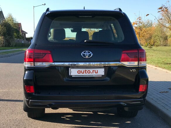 2016 Toyota Land Cruiser 200 Series Рестайлинг 2, чёрный, 5715000 рублей - вид 4
