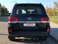 2016 Toyota Land Cruiser 200 Series Рестайлинг 2, чёрный, 5715000 рублей - вид 4