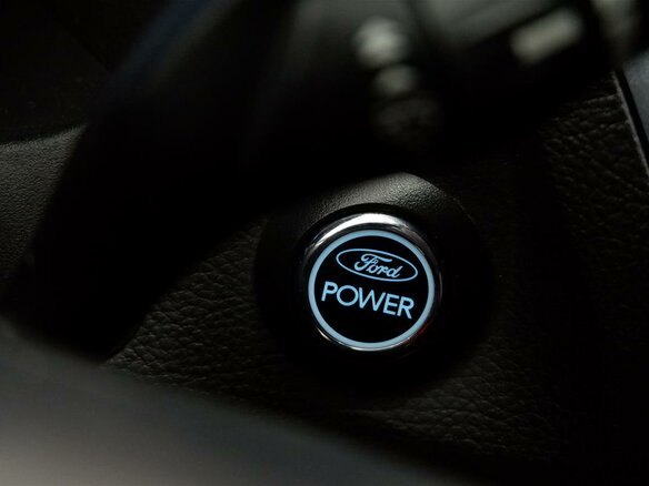 2011 Ford Focus III, чёрный - вид 9