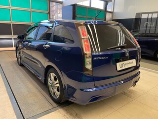 2011 Honda Stream II Рестайлинг, синий, 1450000 рублей, вид 4