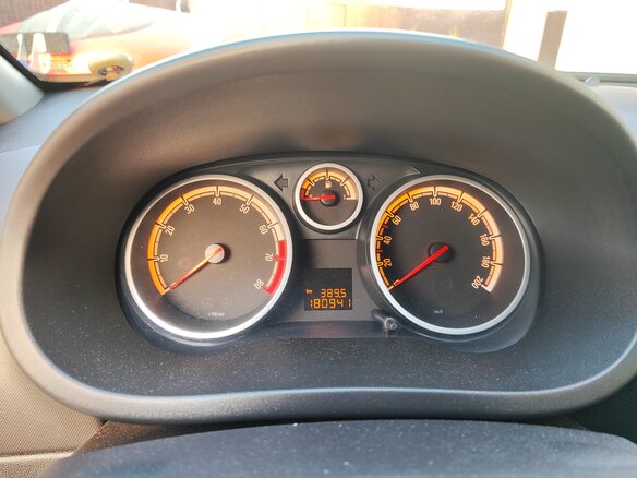 2011 Opel Corsa D Рестайлинг I, красный - вид 5