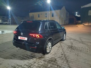 2017 Volkswagen Tiguan II, чёрный, 1500000 рублей, вид 3