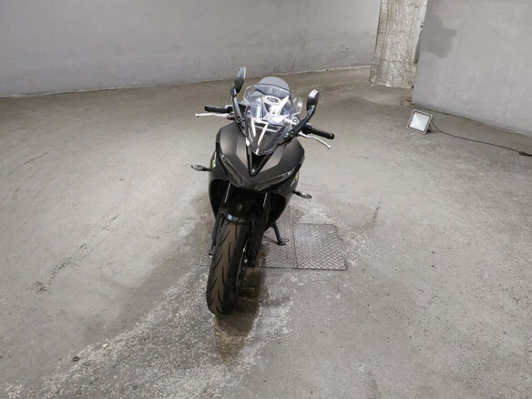 2024 Triumph Daytona 660, чёрный, 1000000 рублей - вид 3