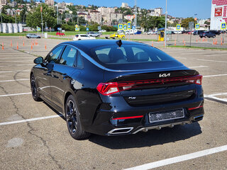 2021 Kia K5 III, чёрный, 2300000 рублей, вид 3