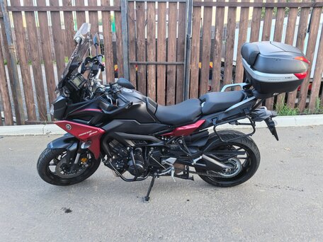 2020 Yamaha MT-09 Tracer (FJ-09), красный, 1000000 рублей, вид 1