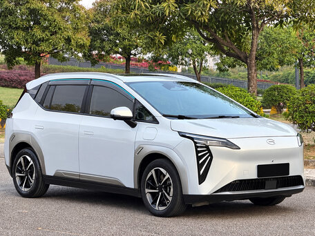2024 Aion Y Plus 64 kWh, серебристый, 1620000 рублей, вид 4