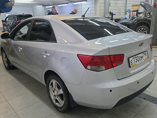 2010 Kia Cerato 6-speed II, серебристый, 950000 рублей, вид 5