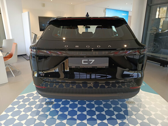 2026 Omoda C7, чёрный, 3099000 рублей - вид 3
