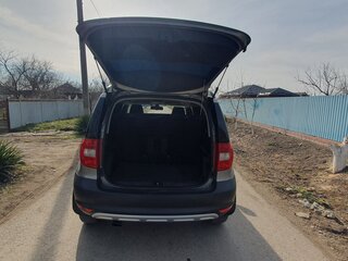2011 Skoda Yeti I, серый, 650000 рублей, вид 4