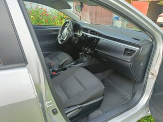 2013 Toyota Corolla XI (E160, E170, E180), серебристый, 1250000 рублей, вид 4