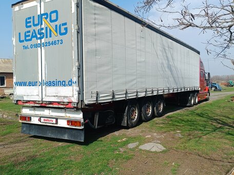 2002 Volvo VNL, красный, 4700000 рублей, вид 5