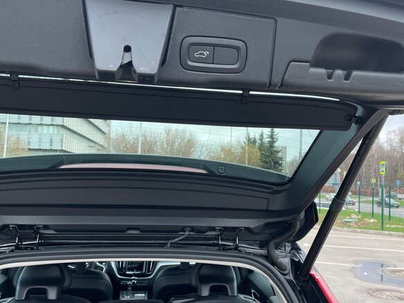 2018 Volvo XC60 II, чёрный, 3500000 рублей - вид 15