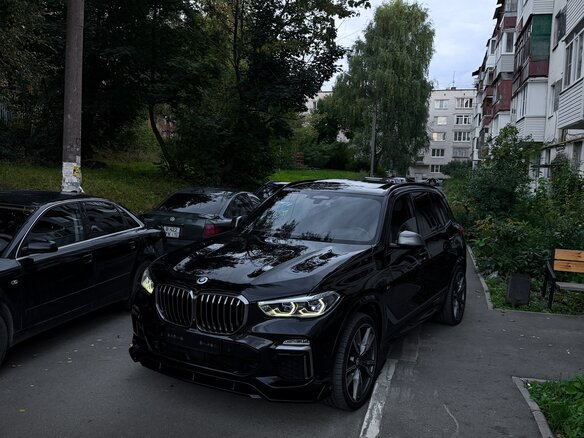 2019 BMW X5 M50d IV (G05/G18), чёрный, 5500000 рублей - вид 2