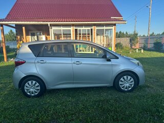 2012 Toyota Ractis II, серебристый, 930000 рублей, вид 4