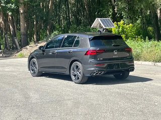 2023 Volkswagen Golf VIII, чёрный, 1850001 рублей, вид 4