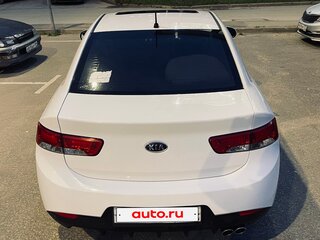 2011 Kia Cerato Koup II, белый, 950000 рублей, вид 3