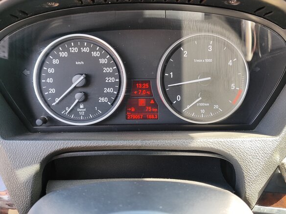 2010 BMW X5 30d II (E70) Рестайлинг, чёрный, 2449999 рублей - вид 13