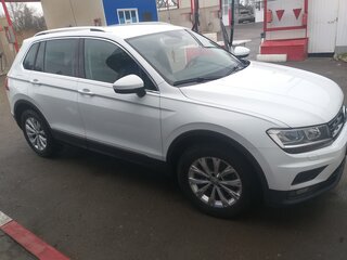 2018 Volkswagen Tiguan II, белый, 2549000 рублей, вид 1
