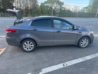 2016 Kia Rio III Рестайлинг, серый, 780000 рублей, вид 5
