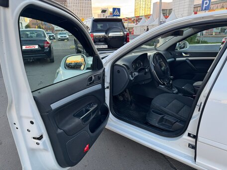 2011 Skoda Octavia II (A5) Рестайлинг, белый, 650000 рублей, вид 5