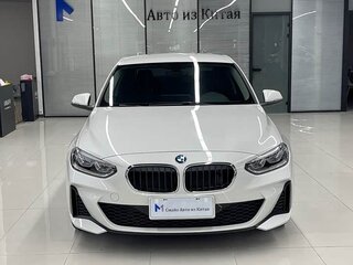 2023 BMW 1 серии 120i III (F52) Рестайлинг, белый, 1392700 рублей, вид 3