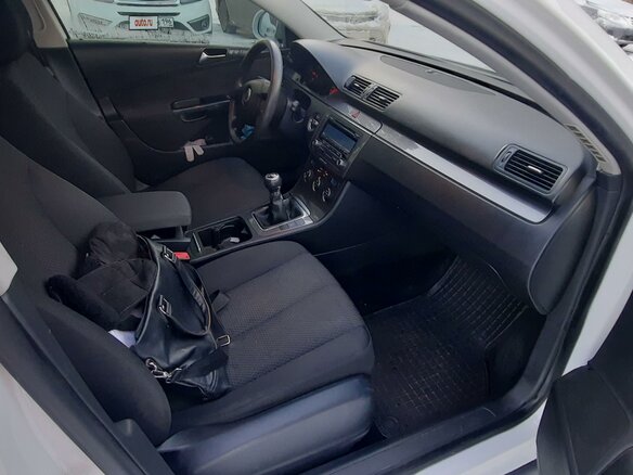 2009 Volkswagen Passat B6, белый, 750000 рублей - вид 12