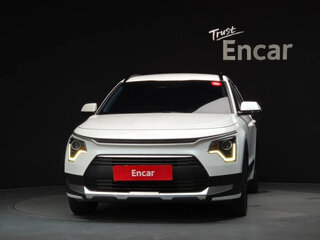 2023 Kia Niro II, белый, 1872000 рублей, вид 3