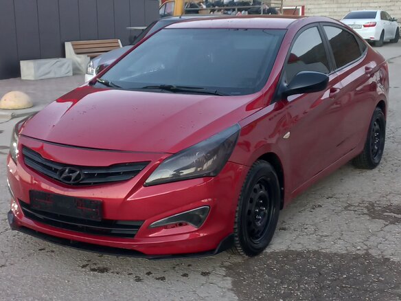 2015 Hyundai Solaris I Рестайлинг, красный, 950000 рублей