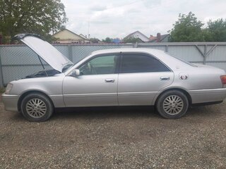 2001 Toyota Crown XI (S170), серебристый, 950000 рублей, вид 2