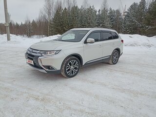 2016 Mitsubishi Outlander III Рестайлинг 2, белый, 2349000 рублей, вид 2
