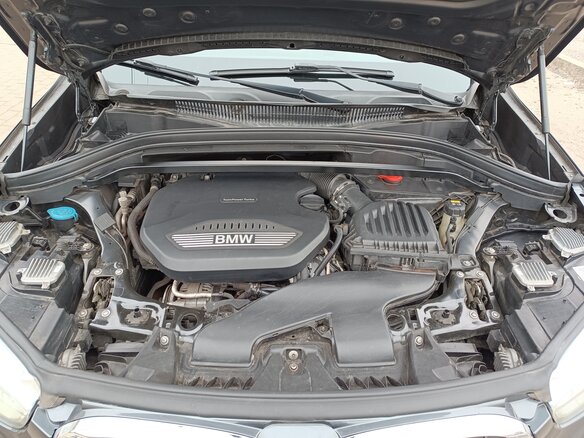 2018 BMW X1 16d sDrive II (F48), серый, 1999999 рублей - вид 4