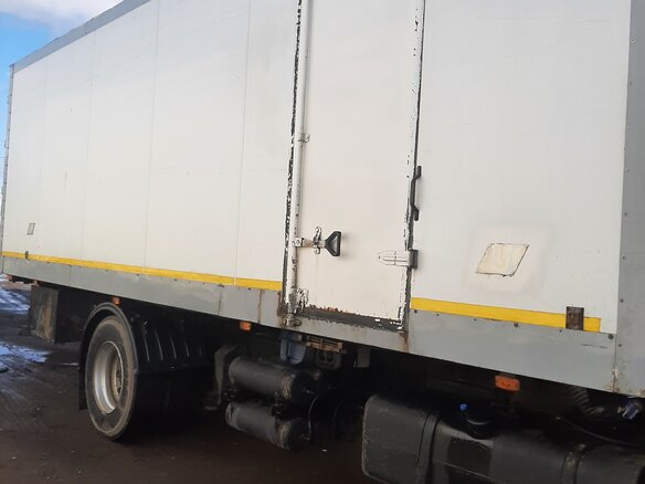 2008 Ford Cargo, красный, 2500000 рублей - вид 3