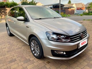 2019 Volkswagen Polo V Рестайлинг, серебристый, 1299000 рублей, вид 2
