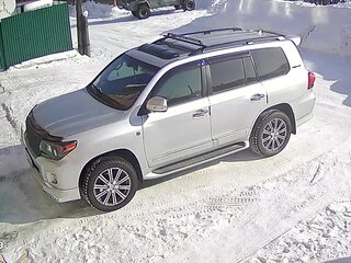 2015 Toyota Land Cruiser 200 Series Рестайлинг 1, серебристый, 5510000 рублей, вид 3